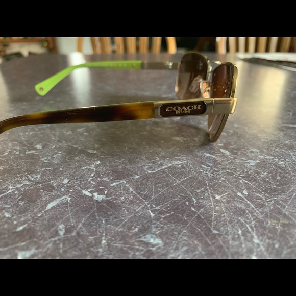Coach sunglasses - Picture 2 of 4